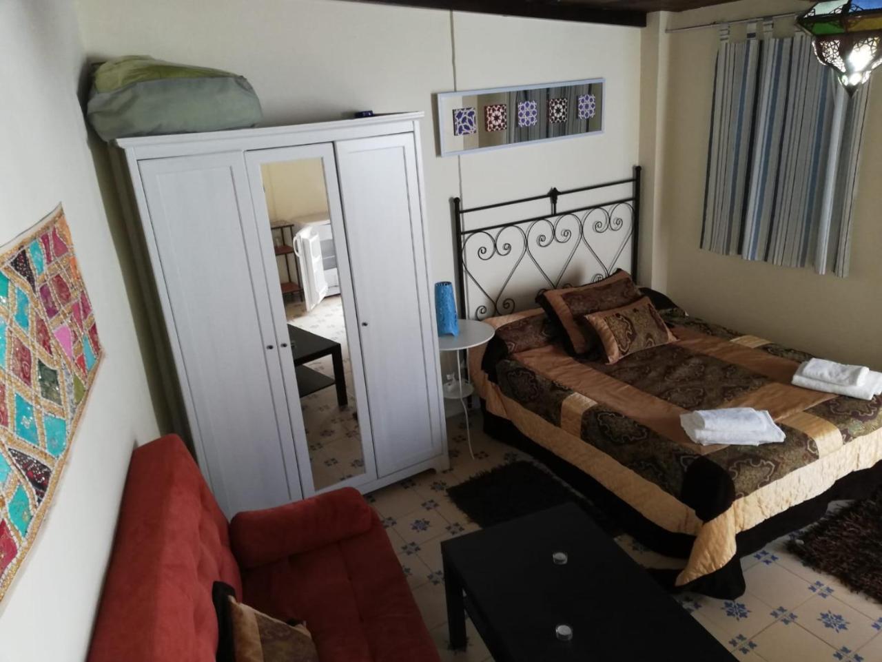 Antilla Hostel *